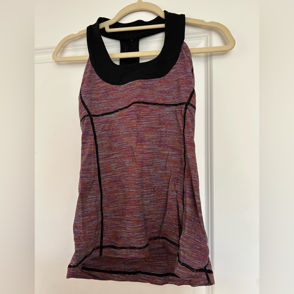 Lululemon scoop neck, built in bra, size 6